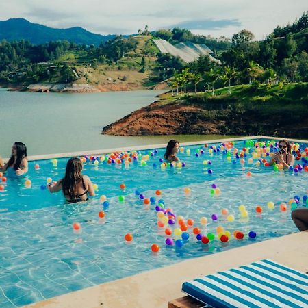 Viajero Guatape Hostel & Lake Club Esterno foto