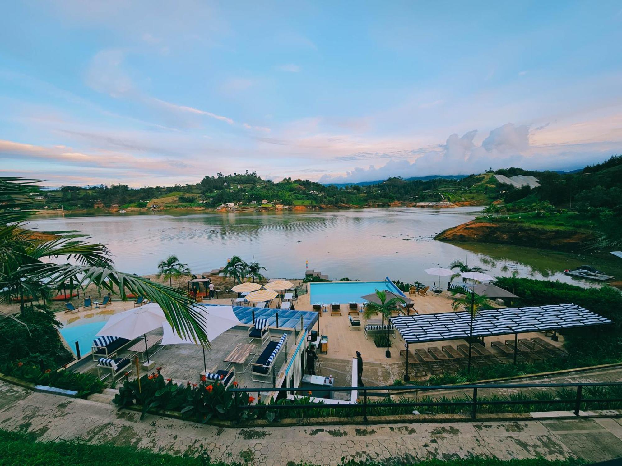 Viajero Guatape Hostel & Lake Club Esterno foto